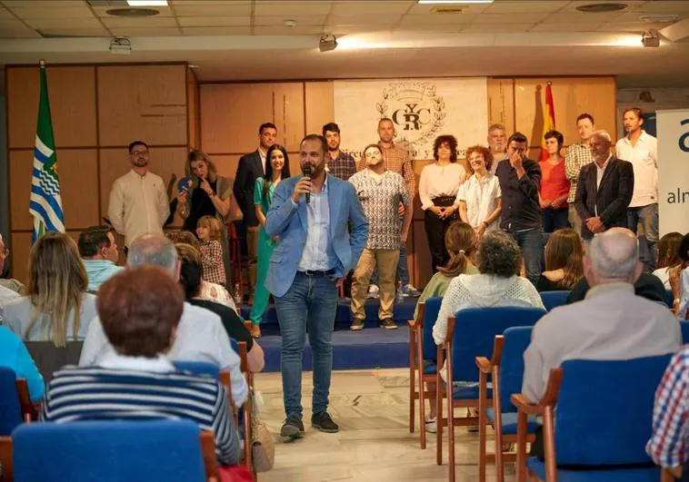 Almerienses presenta su candidatura electoral en El Ejido ante más de 200 personas