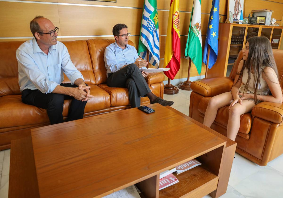 Coral Santiago se convierte en 'Alcaldesa por un día' de Santa María del Águila