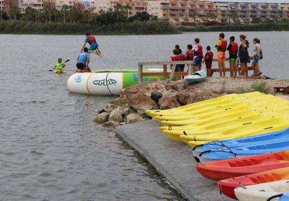 El IMD recupera la Semana Azul para acercar los deportes acuáticos y el golf a los menores
