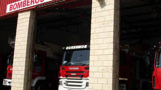 Un incendio daña 5.000 metros cuadrados de un invernadero en Las Norias