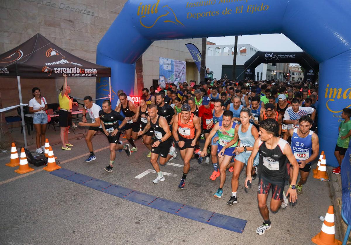 Cerca de medio millar de corredores se dan cita en la Nocturna de Balerma