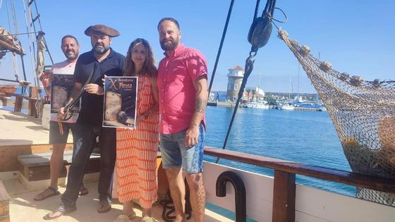 Almerimar se prepara para ser tomada por los piratas al abrigo de la noche