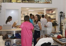 Los comercios de Almerimar y Balerma pueden abrir todos los días hasta el 30 de septiembre