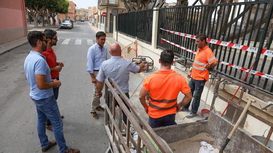 El Ayuntamiento intensifica las tareas de mantenimiento en los colegios de cara al inicio de curso
