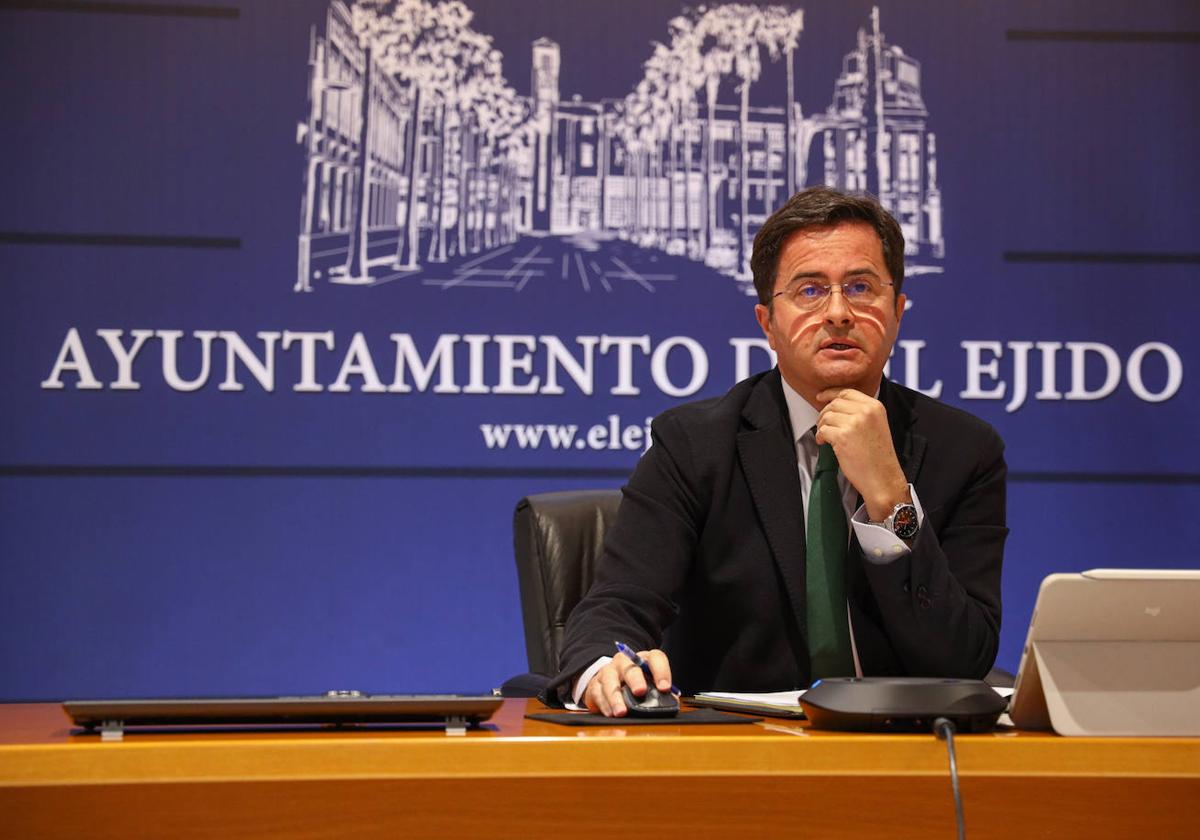 El alcalde reclama refuerzo de la seguridad ante la continua llegada de pateras
