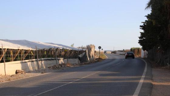 Adjudicada la remodelación de la carretera AL-4300 que une la autovía con Balerma