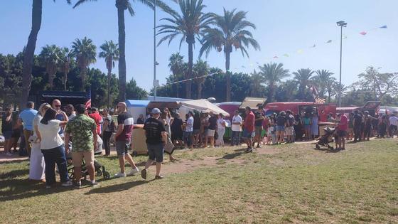 Comienzo sobre ruedas del I Festival Mundial de FoodTruck de El Ejido