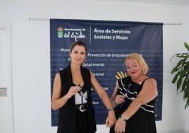 El Ejido reparte pulseras localizadoras entre personas con discapacidad y mayores