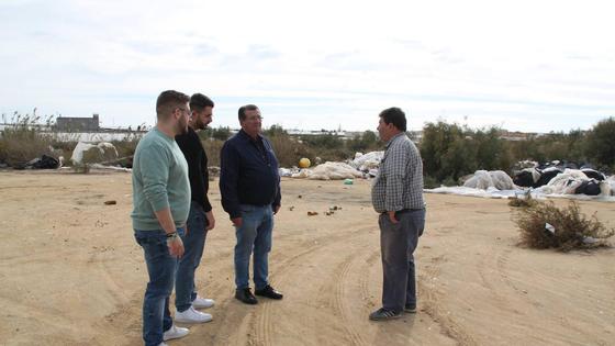 El PSOE exige inversiones en las olvidadas pistas deportivas de Matagorda