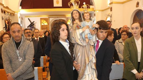 La imagen restaurada de la Virgen de las Mercedes vuelve a su templo de Balerma