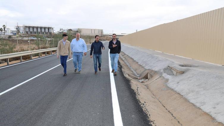 Abre al tráfico el Camino de la Depuradora tras estabilizar la zona