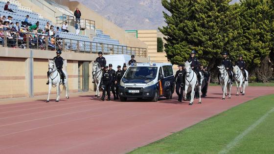 Macro exhibición en el Estadio Municipal de El Ejido de la Policía Nacional