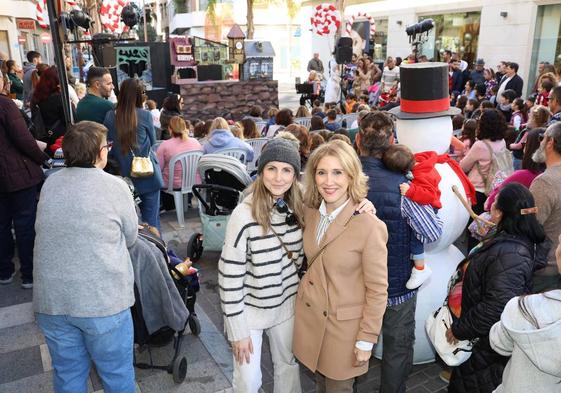 El centro de El Ejido se convierte en el 'Cuento de Navidad' de Charles Dickens