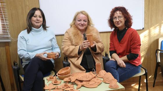 El vivero municipal acoge un taller terapéutico de salud mental, de cerámica