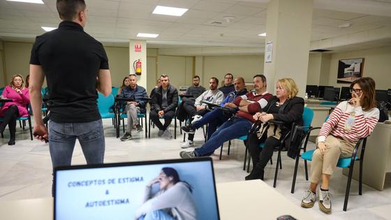 Personal municipal se forma en atención de personas con discapacidad