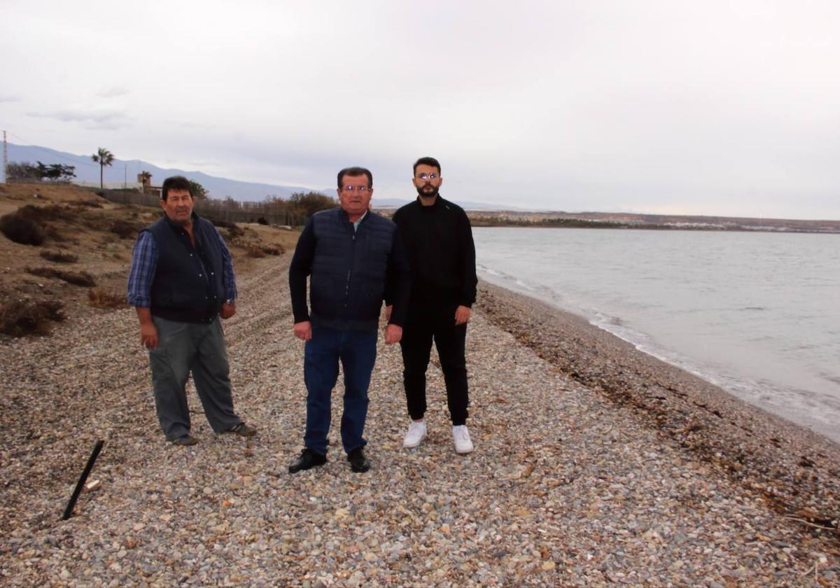 El PSOE reclama actuaciones para la playa de Guardias Viejas ante la regresión que sufre