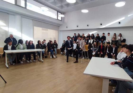 Más de medio centenar de jóvenes participan en el I Torneo de Debate de El Ejido