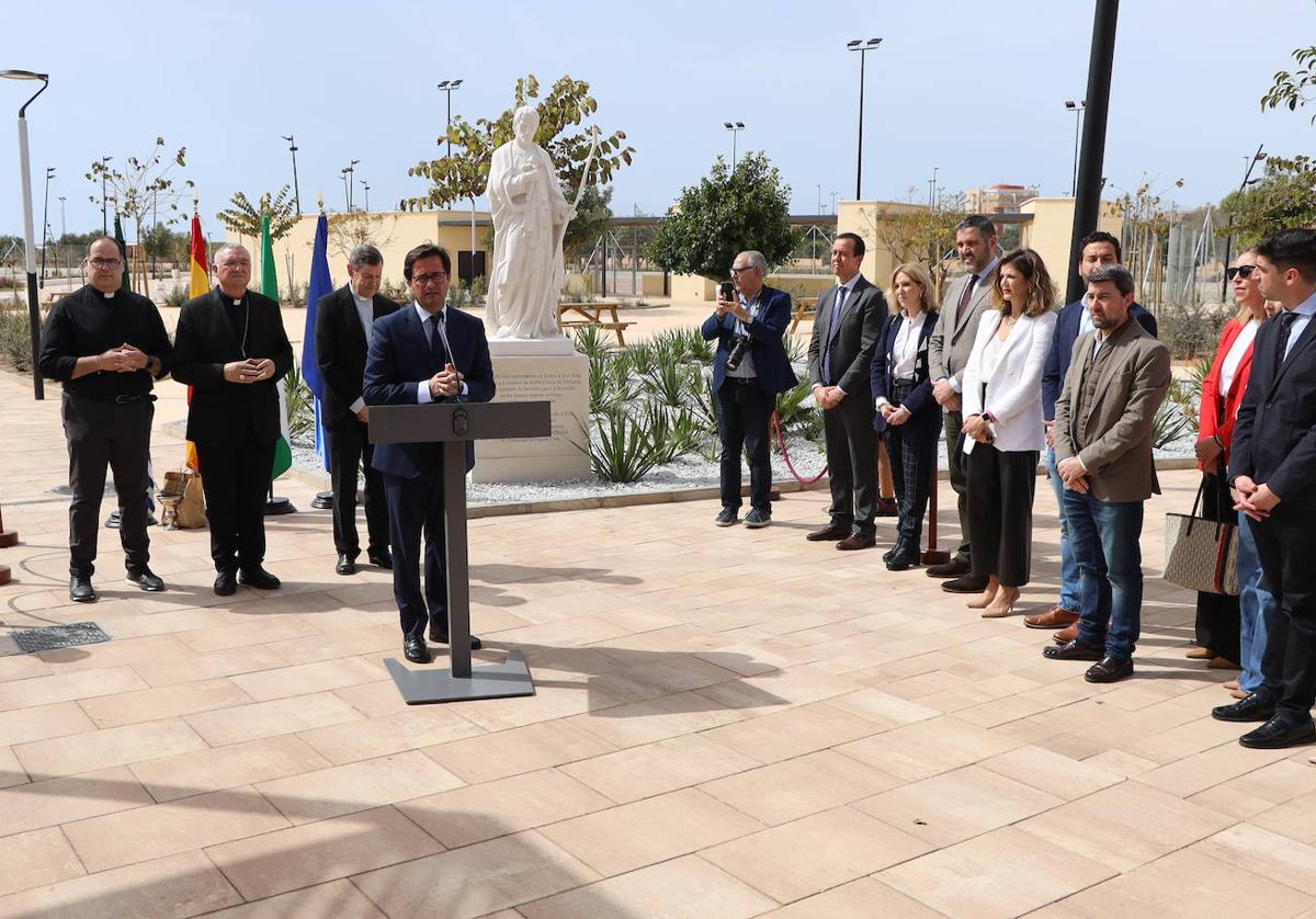 Una imagen de San José ya preside el conocido como Parque de las Familias