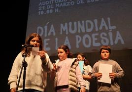 Más de medio millar de escolares participan en el Día de la Poesía