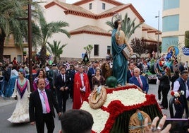 Miles de personas acompañan a San Marcos en una multitudinaria procesión-romería