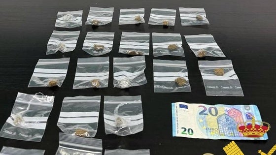 Detenido un joven de 18 años por vender droga en Las Norias