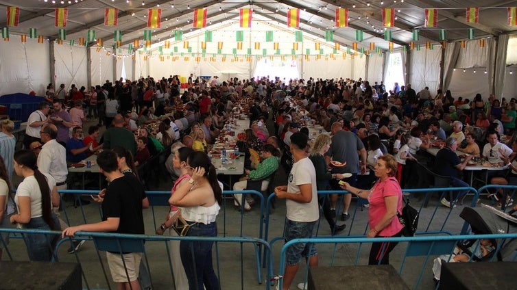 Cerca de 2.000 personas viven los huevos con chorizo de La Aldeílla