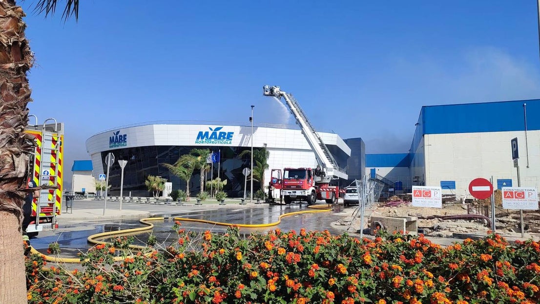 Así ha quedado la nave de Mabe tras el incendio, en imágenes