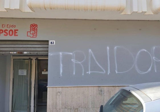 El PSOE denuncia un nuevo ataque vandálico a su sede en El Ejido