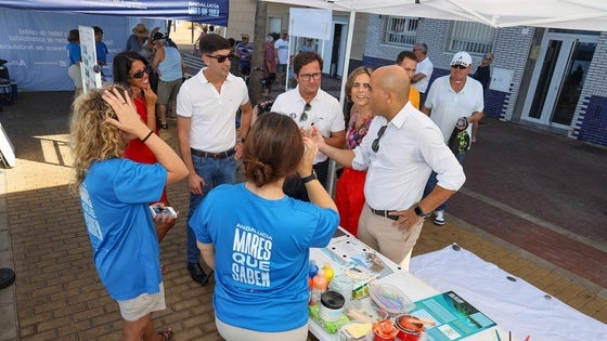 Balerma recibe la campaña 'Andalucía, mares que saben'