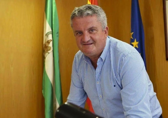 La Junta afirma que el Hospital de Poniente «no va a retroceder en actividad» con su integración en el SAS