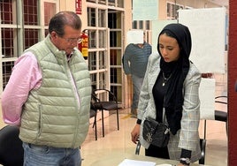 Saloua Haira promete su cargo como nueva vocal del PSOE en la Junta Local de Las Norias