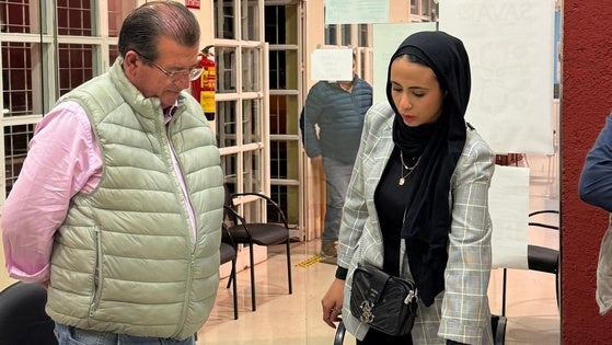 Saloua Haira promete su cargo como nueva vocal del PSOE en la Junta Local de Las Norias