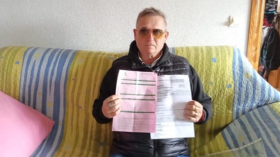 Le diagnostican un cáncer terminal y días después lo operan de urgencia por una hernia