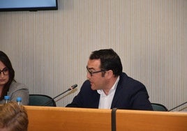 El concejal de Vox El Ejido, Juan Antonio Prados, en el Consistorio.