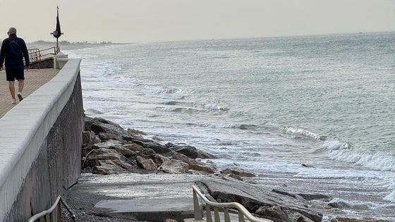 Góngora pide la ejecución de obras de emergencia en la playa de Balerma