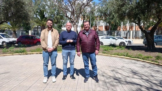Ven «inconcebible» que más de 1.000 menores estudien a diario en 40 aulas prefabricadas de El Ejido