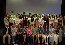 Alumnos que visitaron el municipio ejidense.