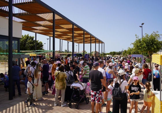El Parque de San José de El Ejido se llenó de familias para celebrar este día tan especial.