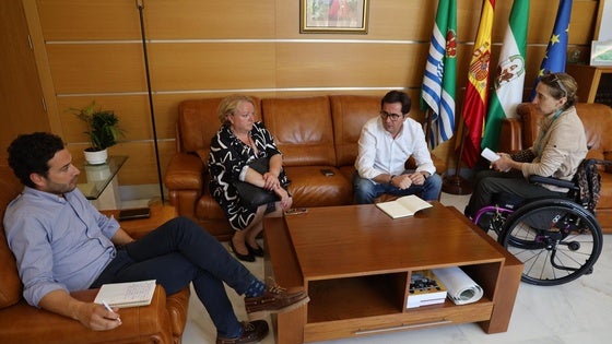 El Ejido y ASPAYM trabajan para hacer la ciudad más accesible para los vecinos