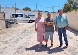 Concejales del PSOE visitan este barrio del municipio ejidense.