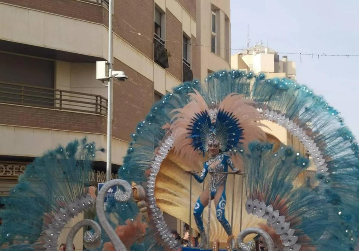 Pasacalles, desfiles, conciertos y sorteos para celebrar la Noche en Blanco