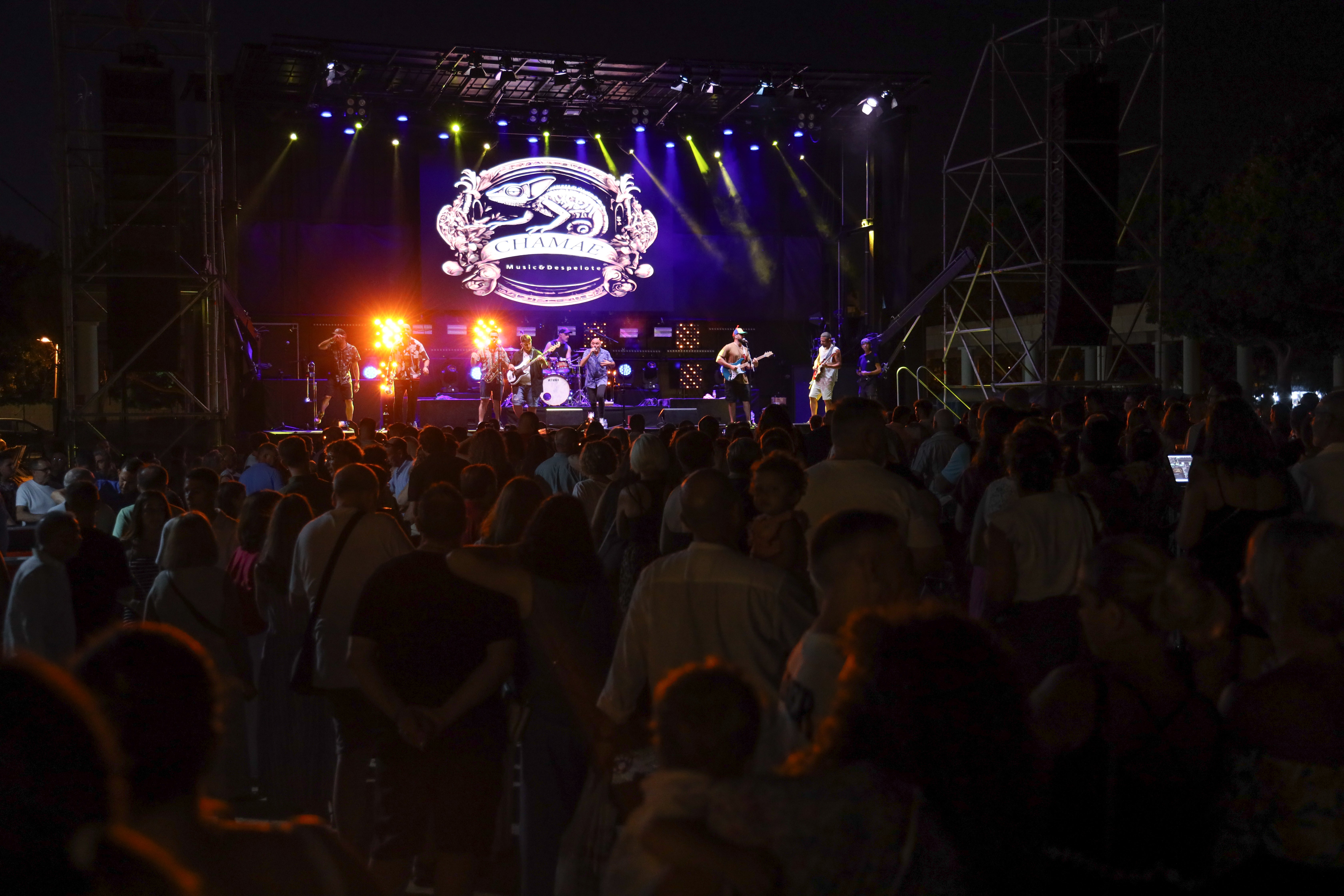 Chamae y Agro Dj&#039;s llenan de música y diversión el Parque Municipal de El Ejido