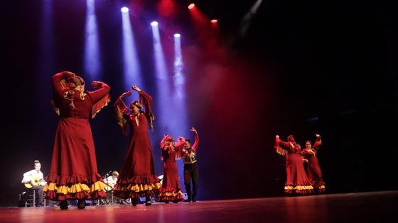 La Asociación Francisco Velarde de El Ejido une cante, baile y solidaridad para 'El Timón'