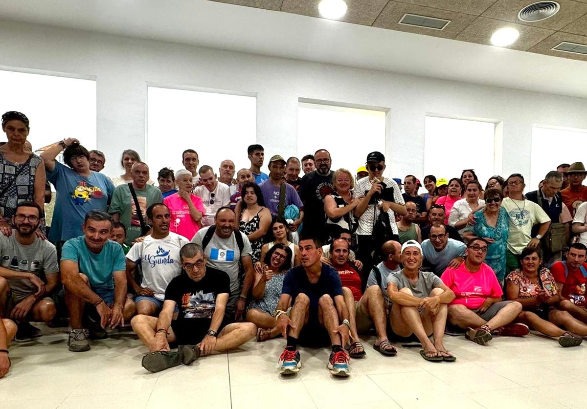 Foto de familia en el municipio.