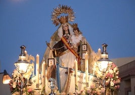 La procesión de la Virgen del Carmen es una de las señas de identidad de los festejos.