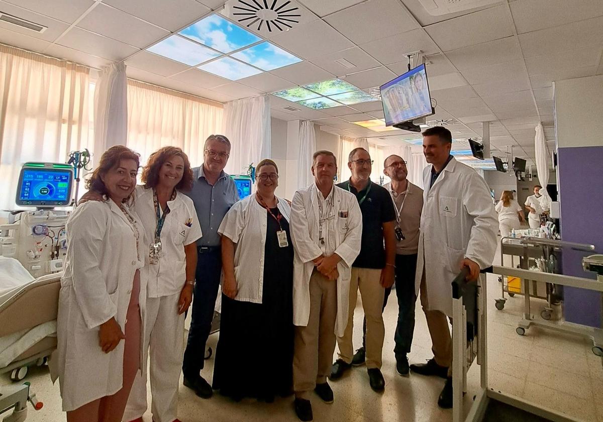 El Hospital Universitario Poniente mejora el bienestar de los pacientes de Hemodiálisis con un innovador sistema de iluminación