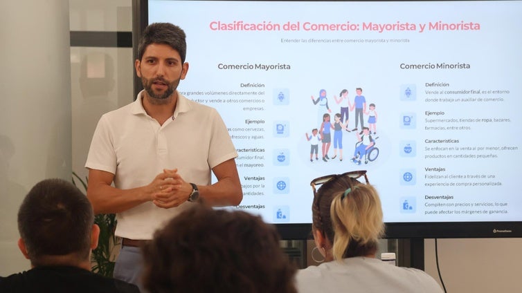 Cerca de una veintena de jóvenes se acercan al mercado laboral formándose en Auxiliar de Logística