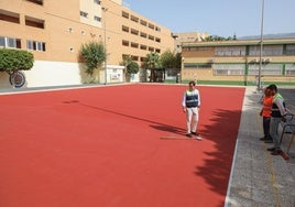El alcalde de El Ejido, Francisco Góngora, visita uno de los centros educativos del municipio.