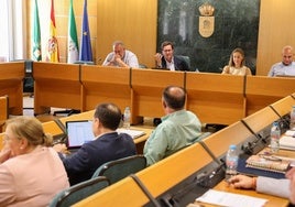 El alcalde del municipio, Francisco Góngora, en un momento del Pleno celebrado en el Ayuntamiento.