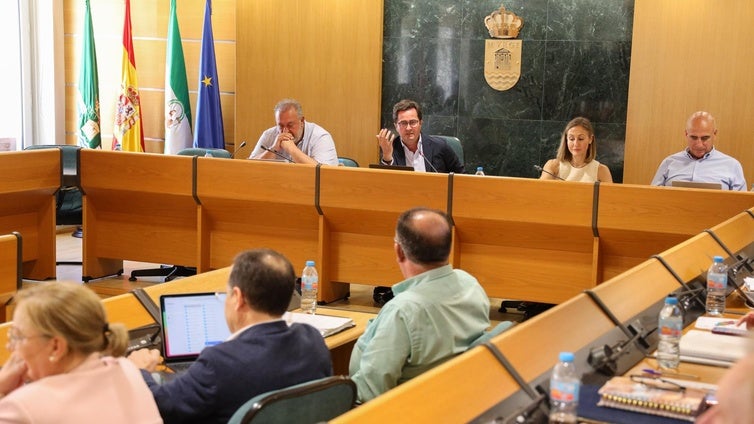 El equipo de Gobierno de El Ejido lamenta el uso «sesgado» que hace el PSOE de la sanidad pública
